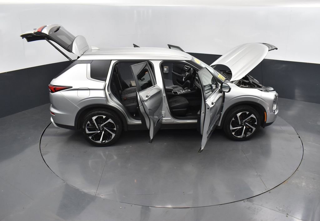 Used 2022 Mitsubishi Outlander SE image 58