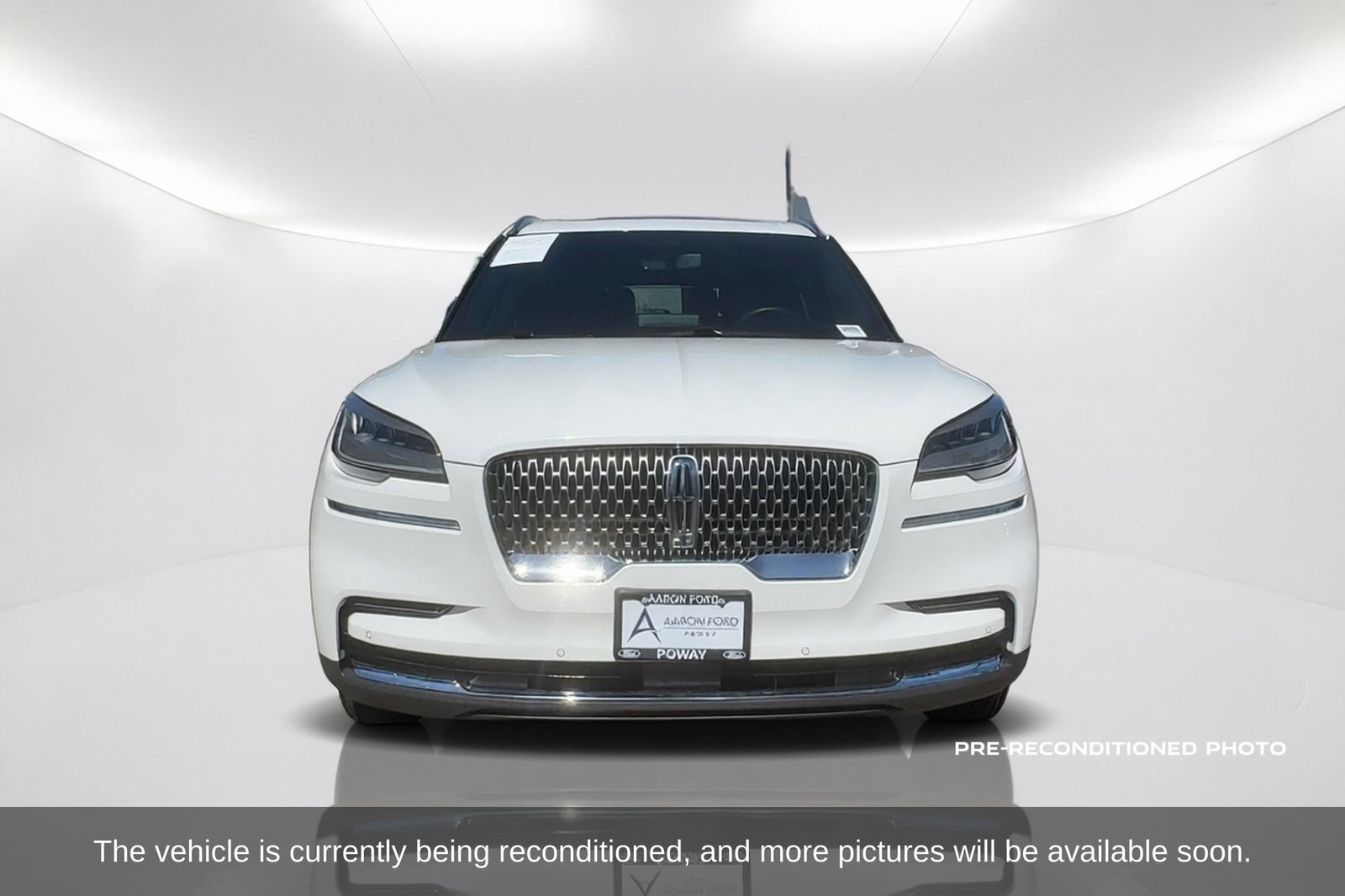 Used 2024 Lincoln Aviator Reserve w/ Equipment Group 201A RWD image 2