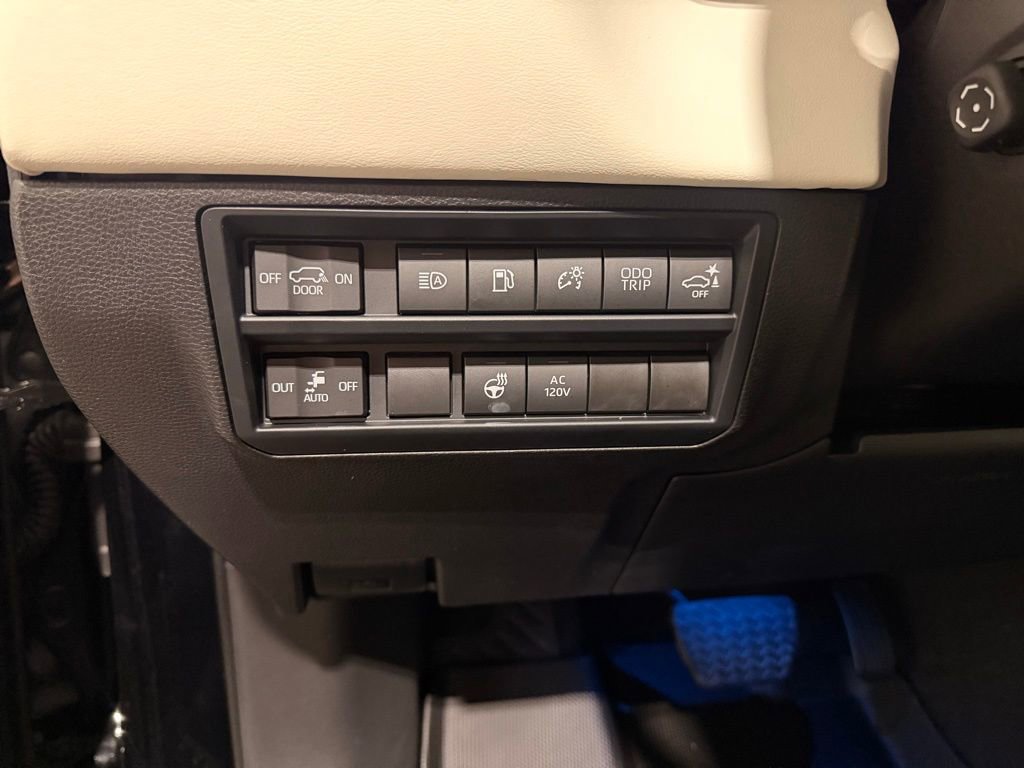 Used 2024 Toyota Sequoia Capstone image 16