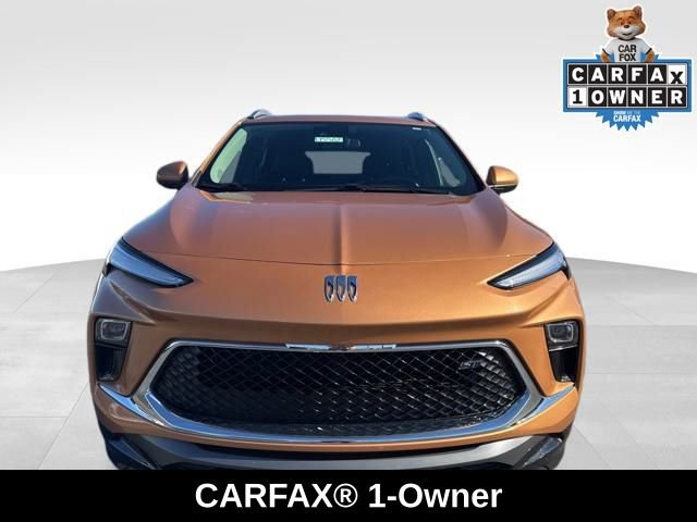 Used 2024 Buick Encore GX Sport Touring image 2