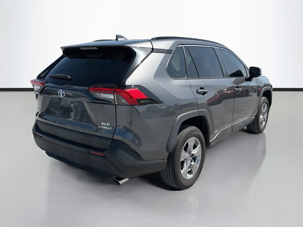Used 2023 Toyota RAV4 XLE AWD/4WD image 7