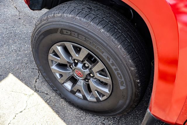 Used 2023 Toyota Tacoma SR5 w/ Technology Package image 40