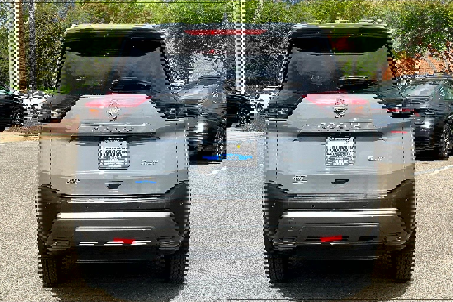 Used 2023 Nissan Rogue SL AWD/4WD image 4