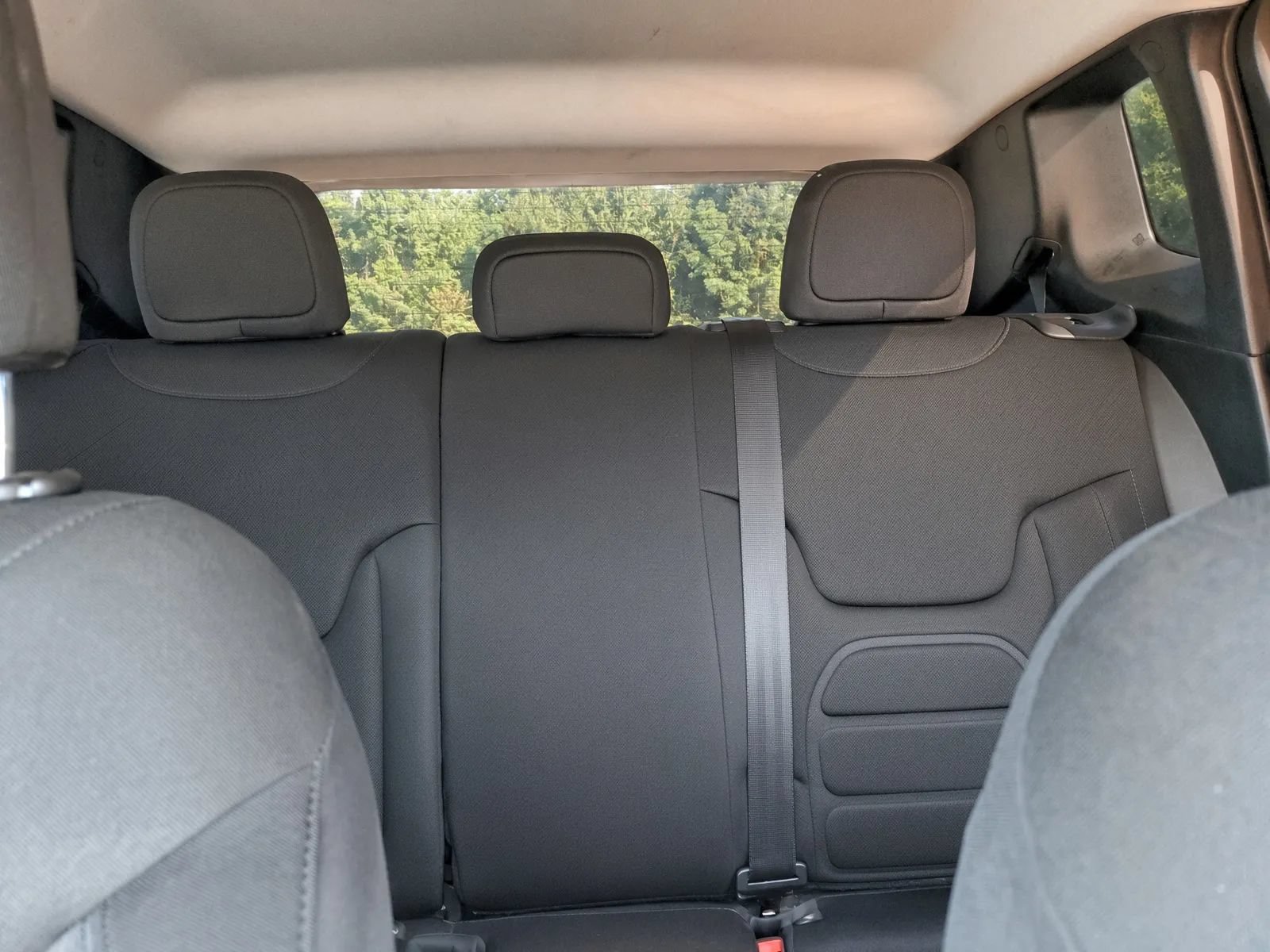 Used 2018 Jeep Renegade Latitude AWD/4WD image 12