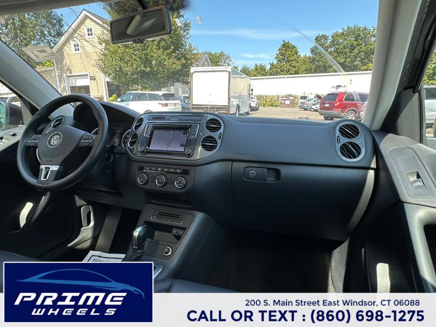 Used 2016 Volkswagen Tiguan SE image 19