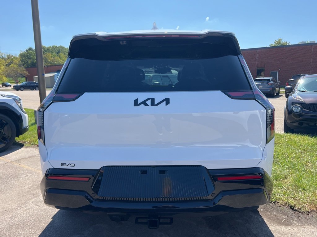 New 2026 Kia EV9 Land image 3