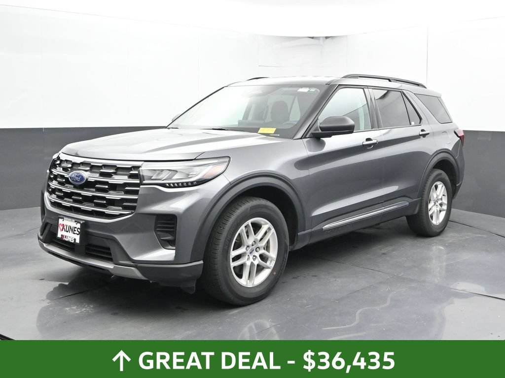 Used 2025 Ford Explorer Active AWD/4WD image 9