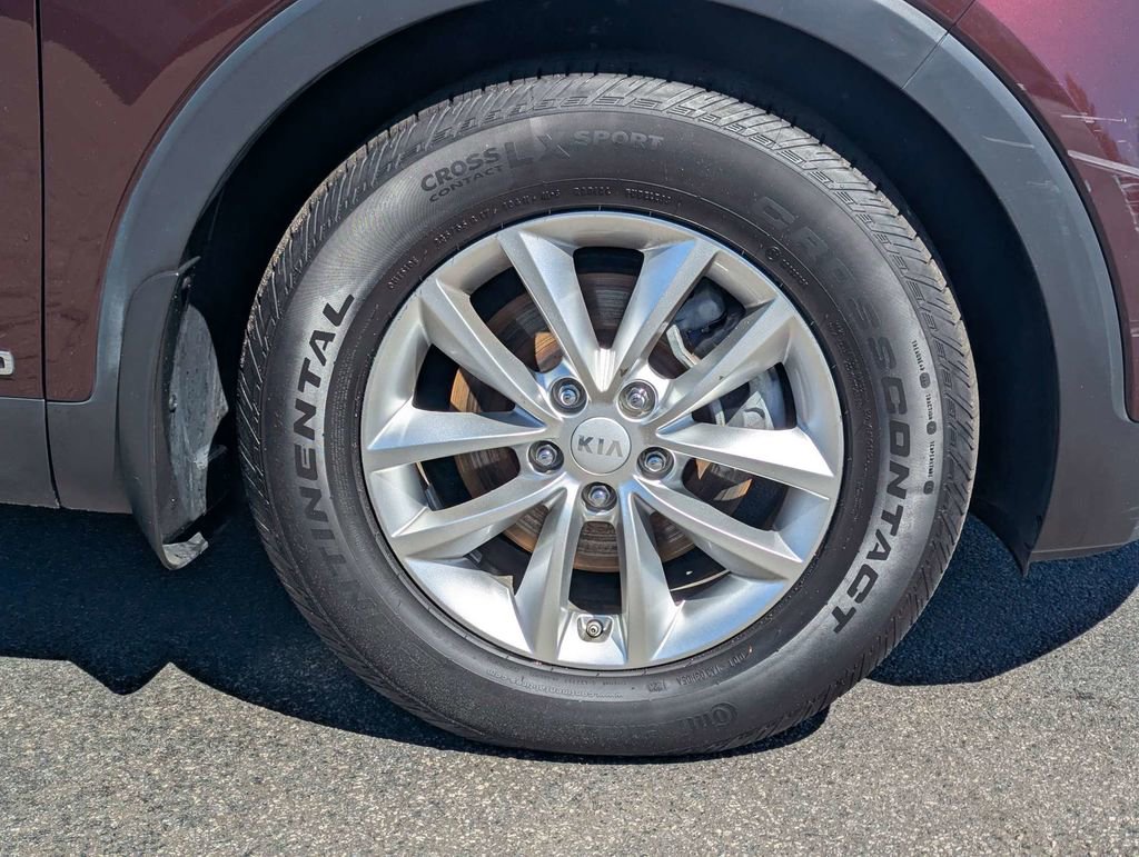 Used 2016 Kia Sorento LX image 12