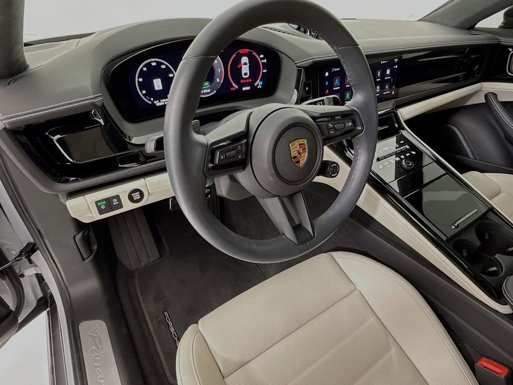 Certified 2025 Porsche Panamera 4S AWD/4WD image 4
