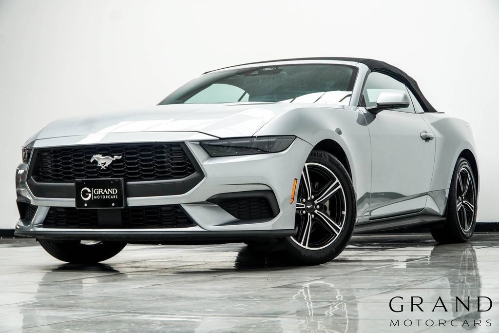 Used 2025 Ford Mustang Premium RWD image 2