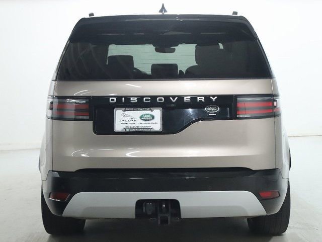 Certified 2023 Land Rover Discovery Metropolitan Edition AWD/4WD image 7