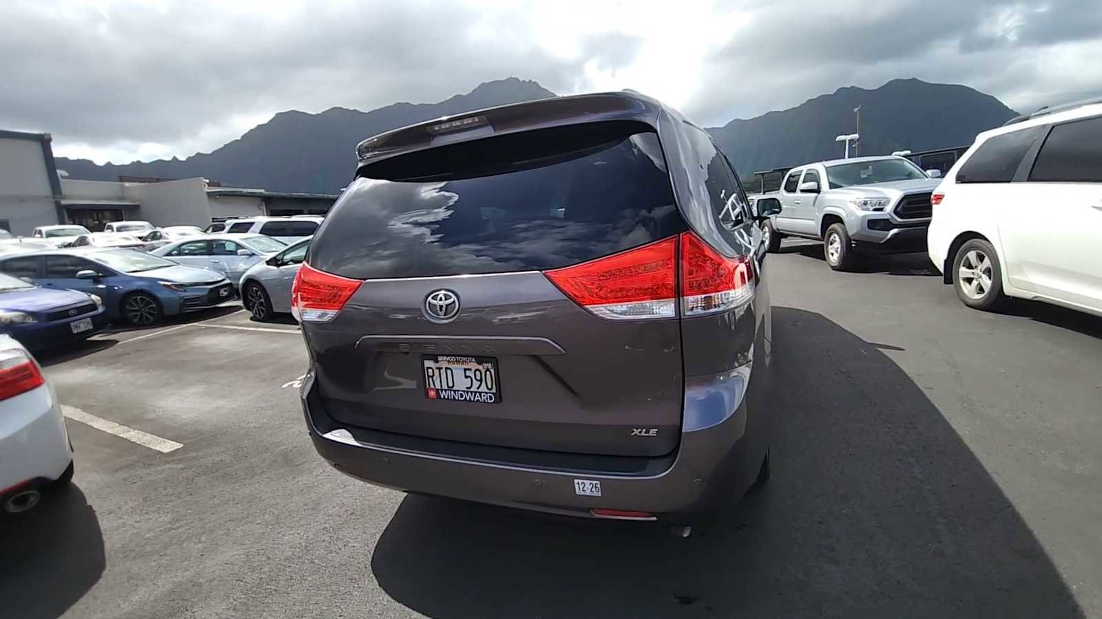 Used 2012 Toyota Sienna XLE image 6