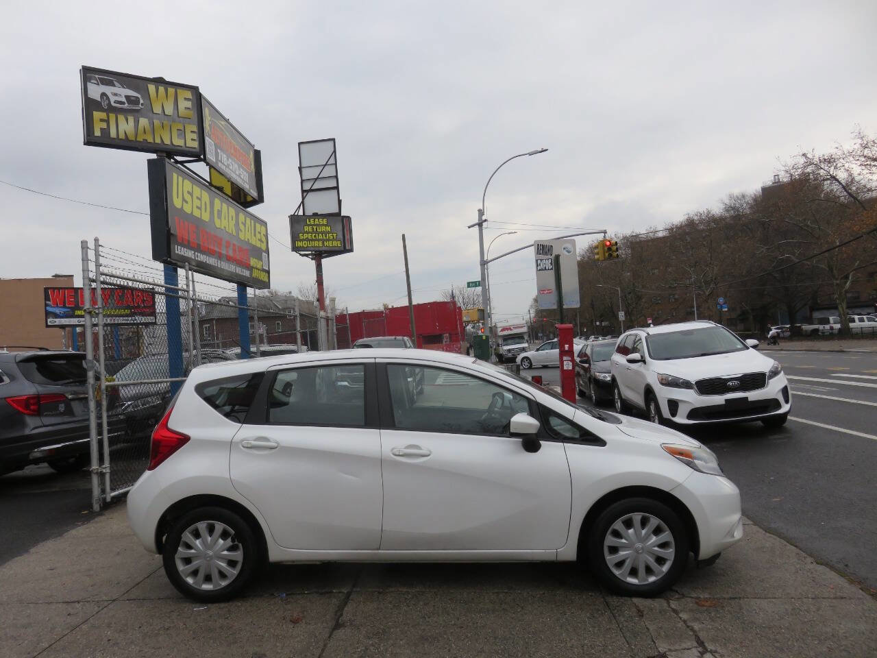 Used 2015 Nissan Versa Note SV image 8