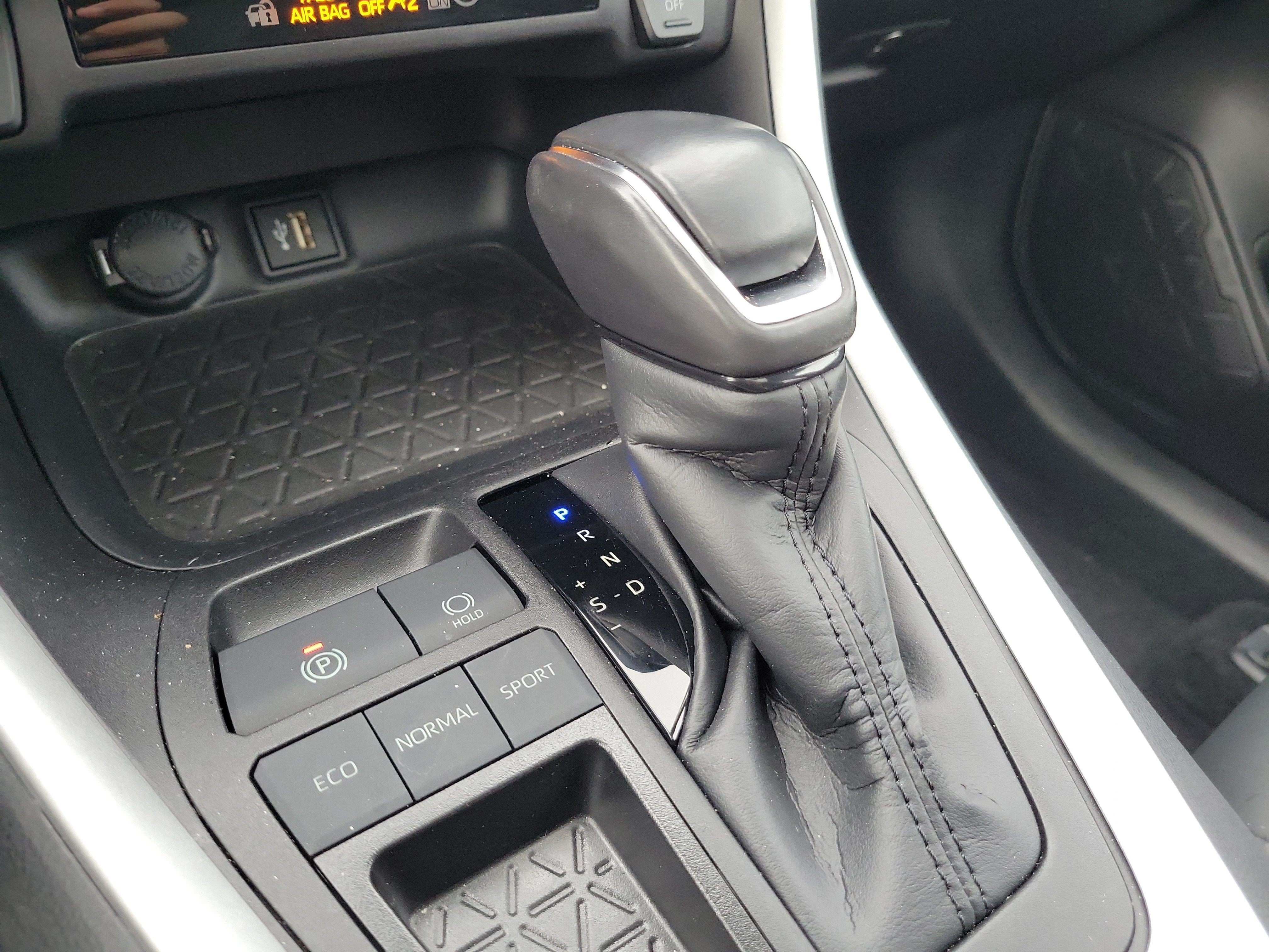 Used 2025 Toyota RAV4 XLE Premium FWD image 30