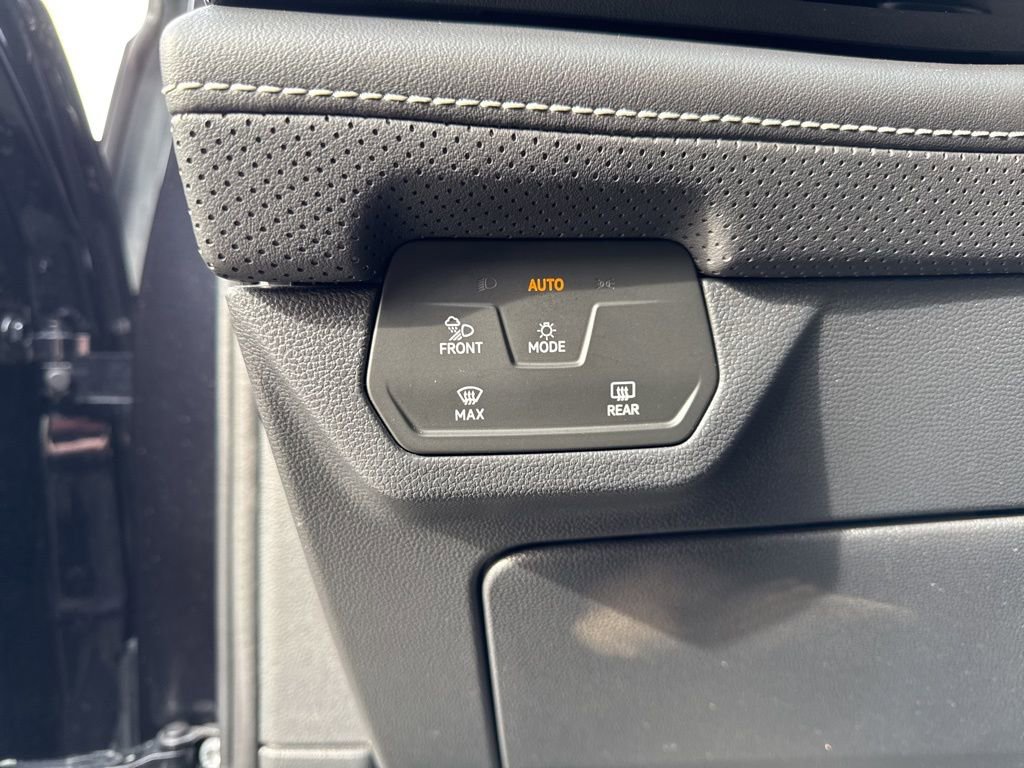 Used 2024 Volkswagen Atlas SE image 17