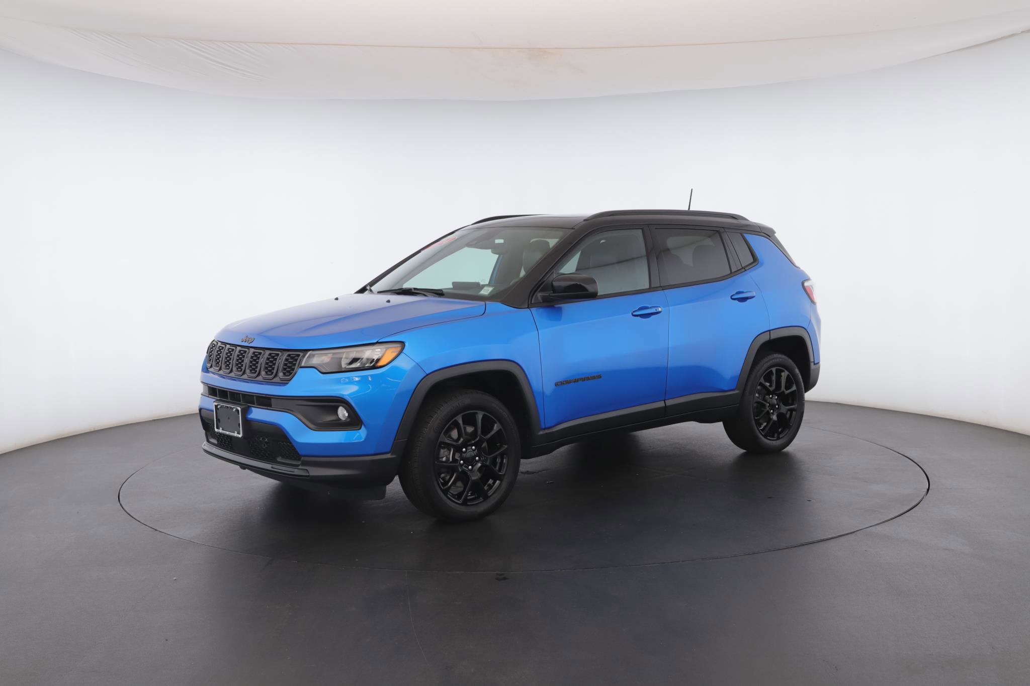 Used 2024 Jeep Compass Latitude w/ Sun and Sound Group image 40