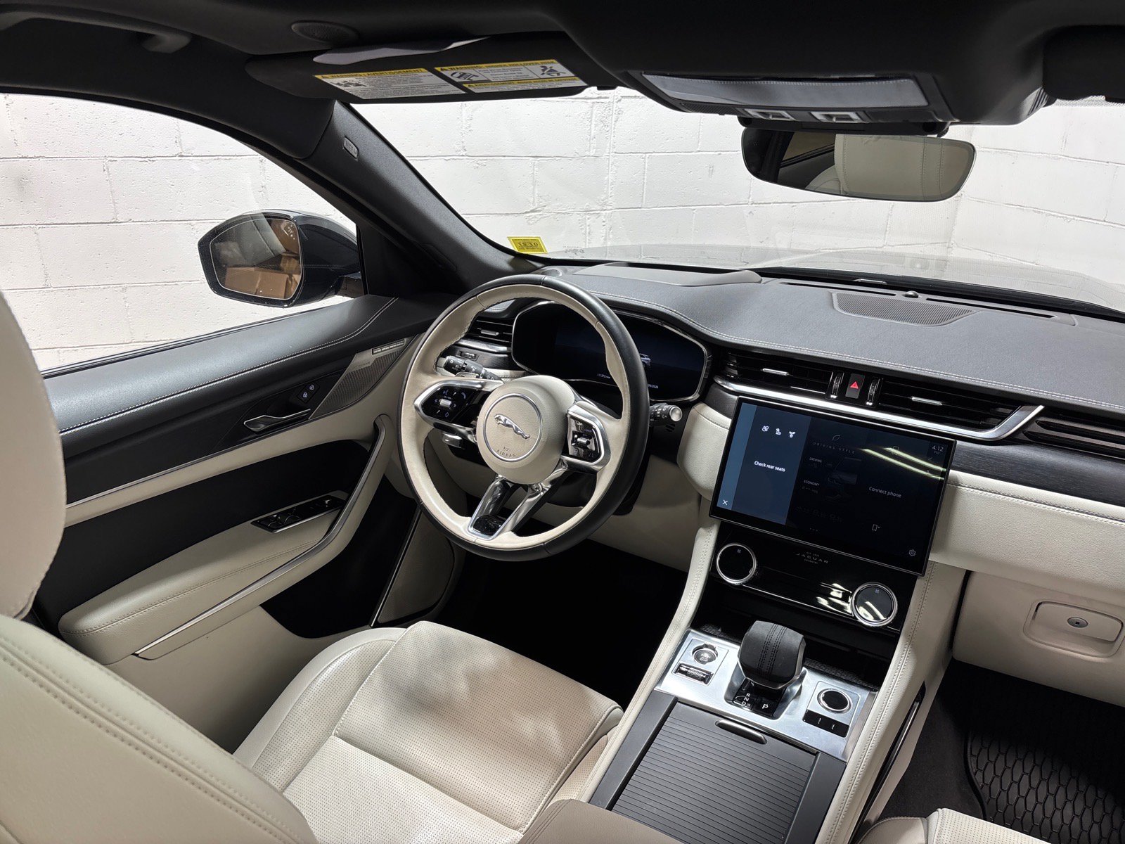 Used 2026 Jaguar F-PACE R-Dynamic S AWD/4WD image 33