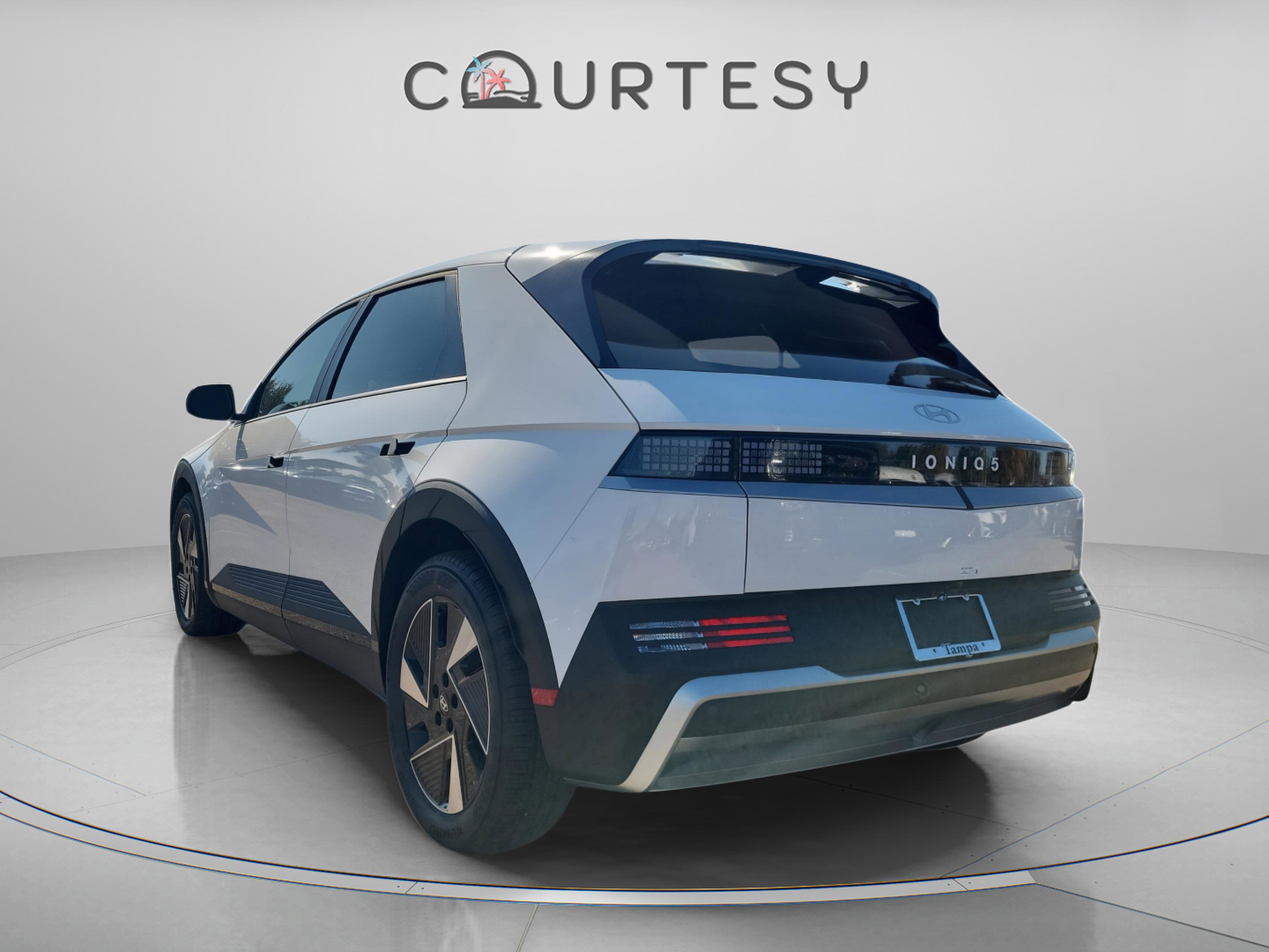 New 2026 Hyundai Ioniq 5 SEL image 2