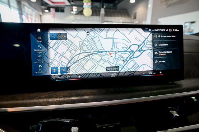 Used 2023 BMW X7 xDrive40i w/ Executive Package image 45