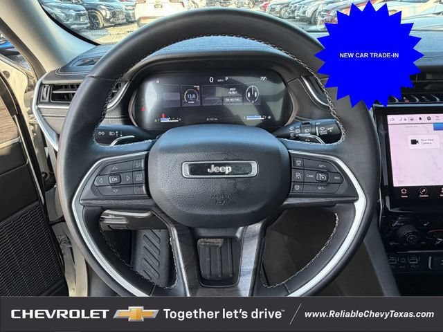 Used 2023 Jeep Grand Cherokee Limited w/ Black Appearance Package AWD/4WD image 13