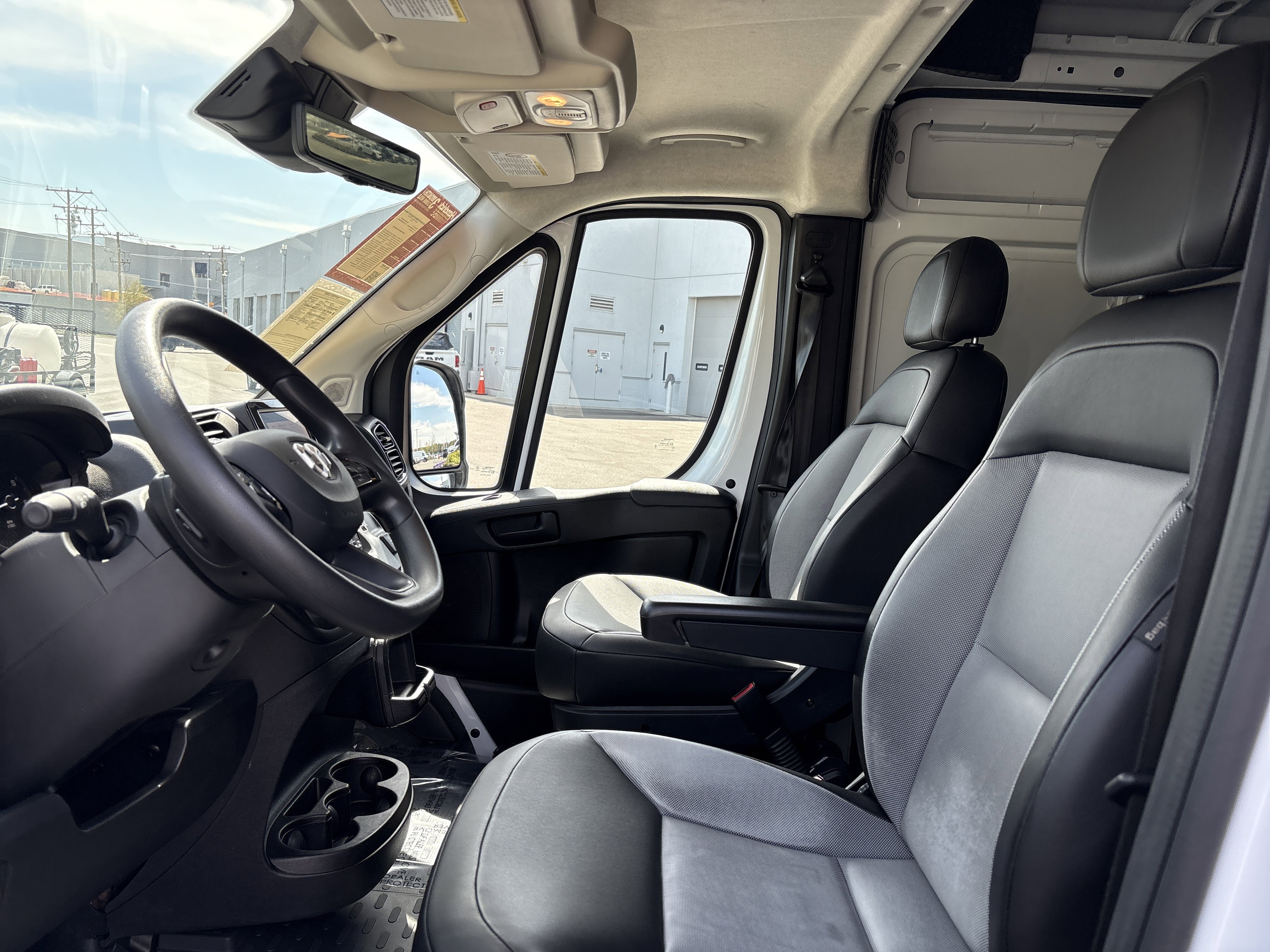 Used 2024 RAM ProMaster 2500 w/ Safety Group image 17