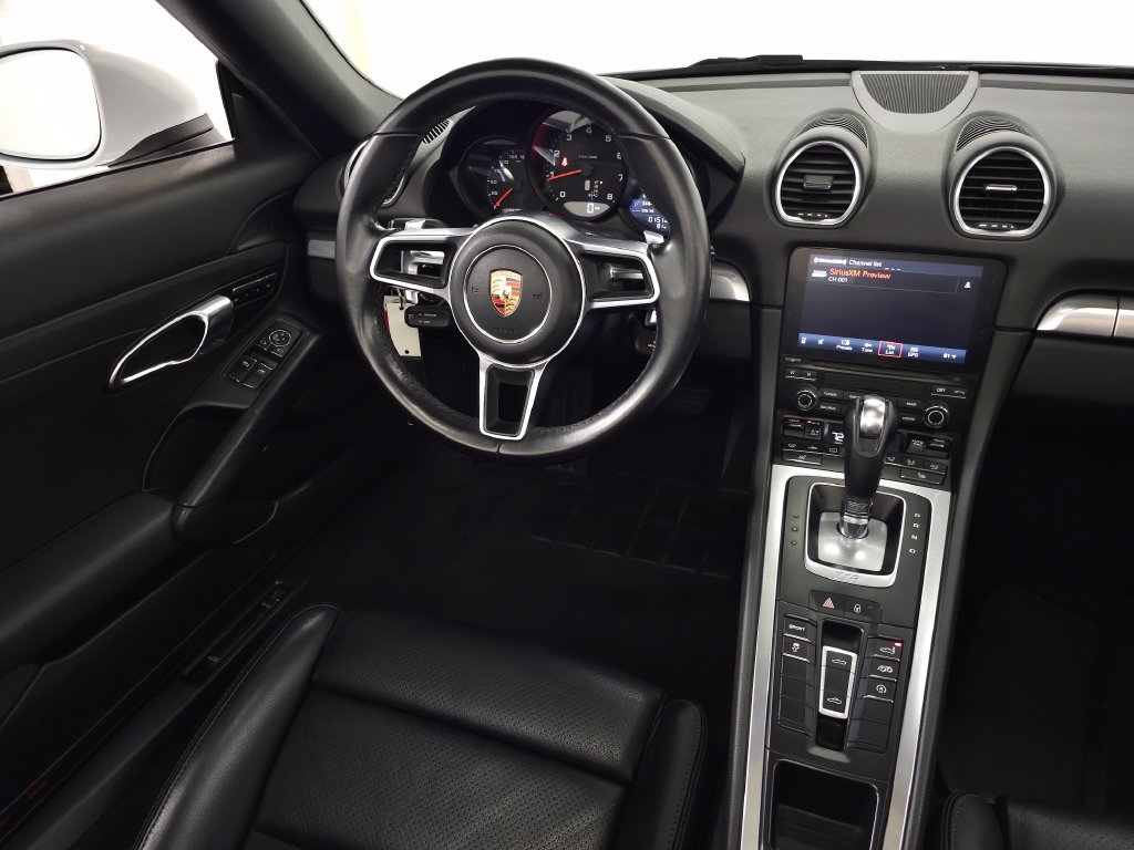 Used 2019 Porsche 718 Boxster RWD image 16