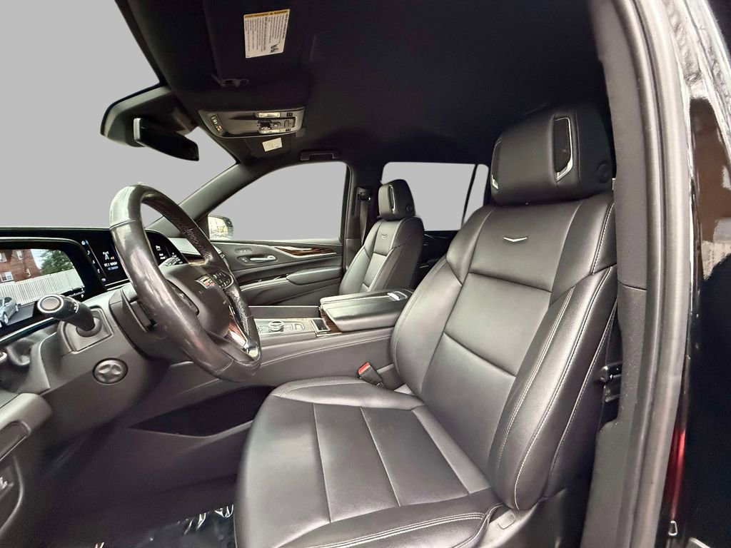Used 2021 Cadillac Escalade ESV Luxury image 2