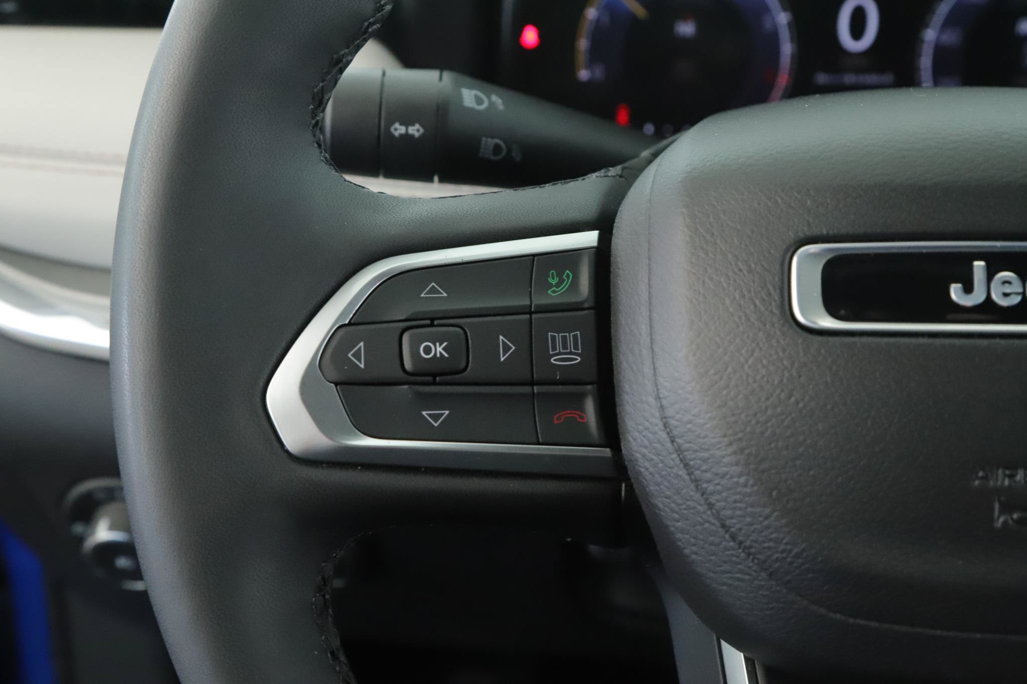 Used 2024 Jeep Compass Limited w/ Elite Group AWD/4WD image 9