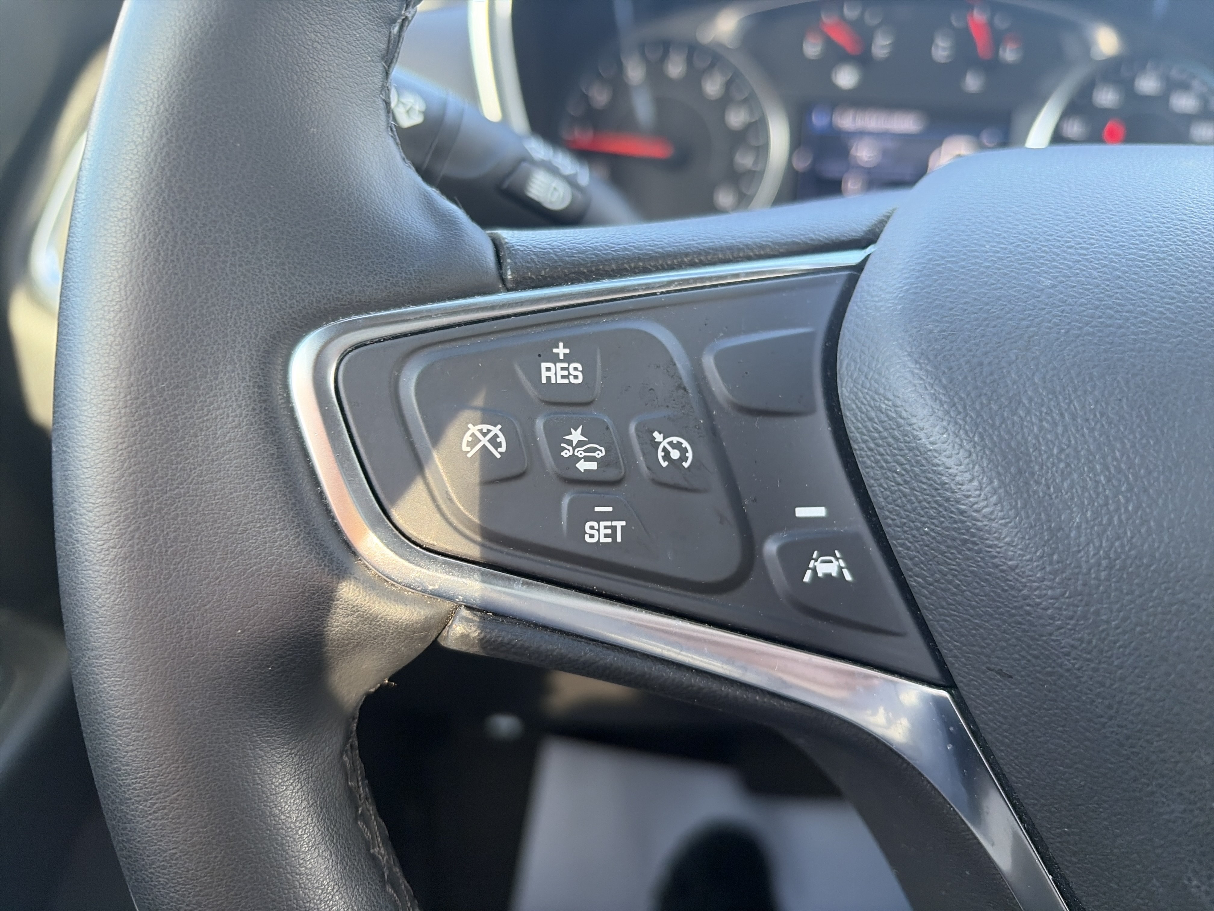 Used 2024 Chevrolet Equinox LT w/ LPO, Floor Liner Package AWD/4WD image 21