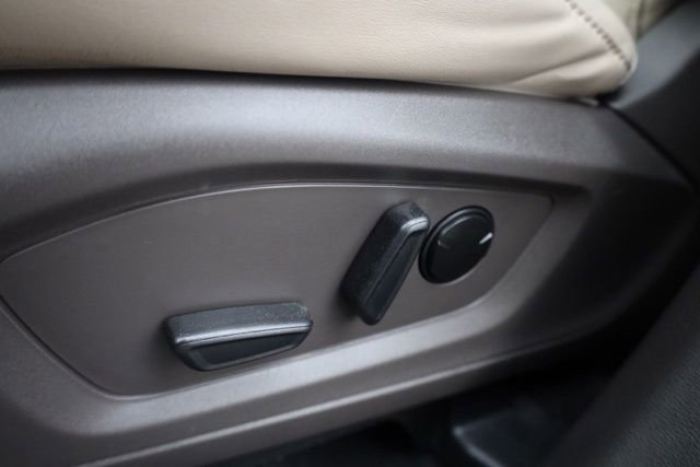 Used 2022 Ford Explorer Platinum w/ Equipment Group 601A image 17