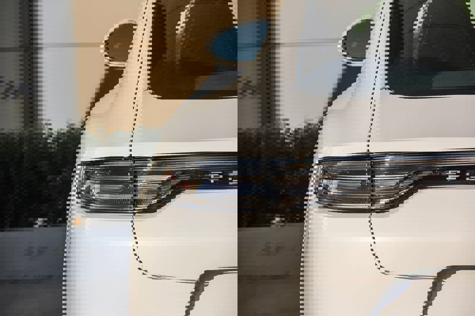 Used 2023 Porsche Panamera Platinum Edition image 5