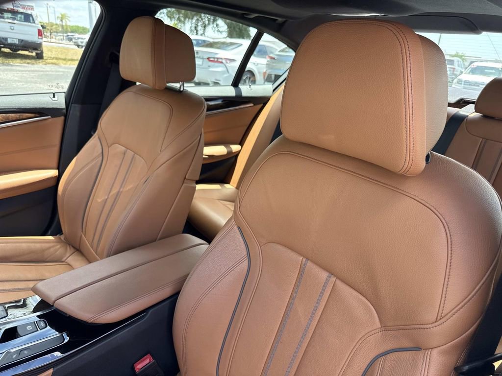 Used 2020 BMW M550i xDrive w/ Parking Assistance Package AWD/4WD image 22