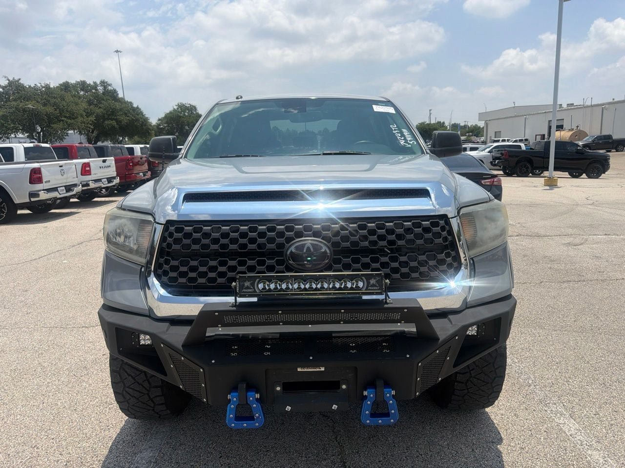 Used 2019 Toyota Tundra SR5 w/ SR5 Upgrade Package AWD/4WD image 2