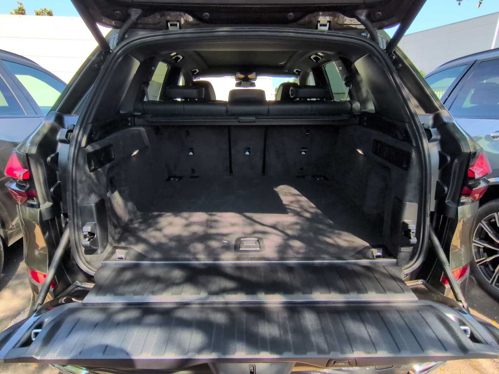 Used 2026 BMW X5 xDrive40i w/ M Sport Package AWD/4WD image 37