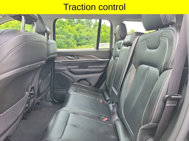 Used 2023 Jeep Grand Cherokee Limited AWD/4WD image 27