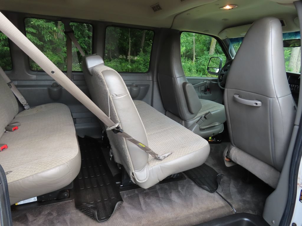 Used 2017 Chevrolet Express 3500 LT w/ LT Preferred Equipment Group RWD image 15