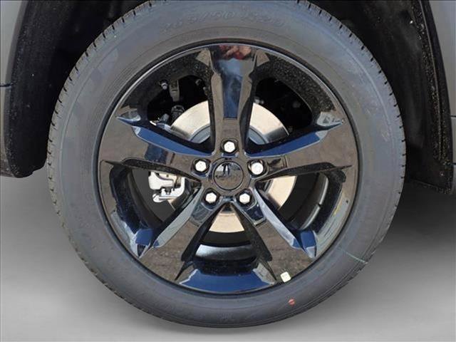 New 2026 Jeep Grand Cherokee Limited w/ Limited Altitude Package AWD/4WD image 7
