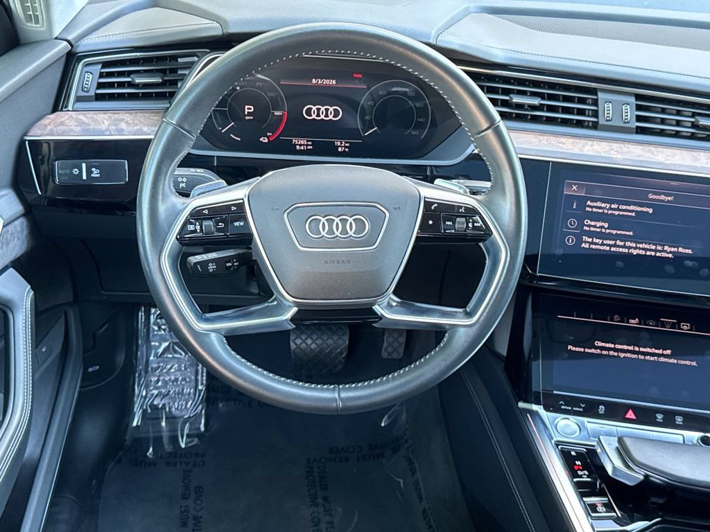 Used 2019 Audi e-tron Prestige w/ Prestige Package AWD/4WD image 18