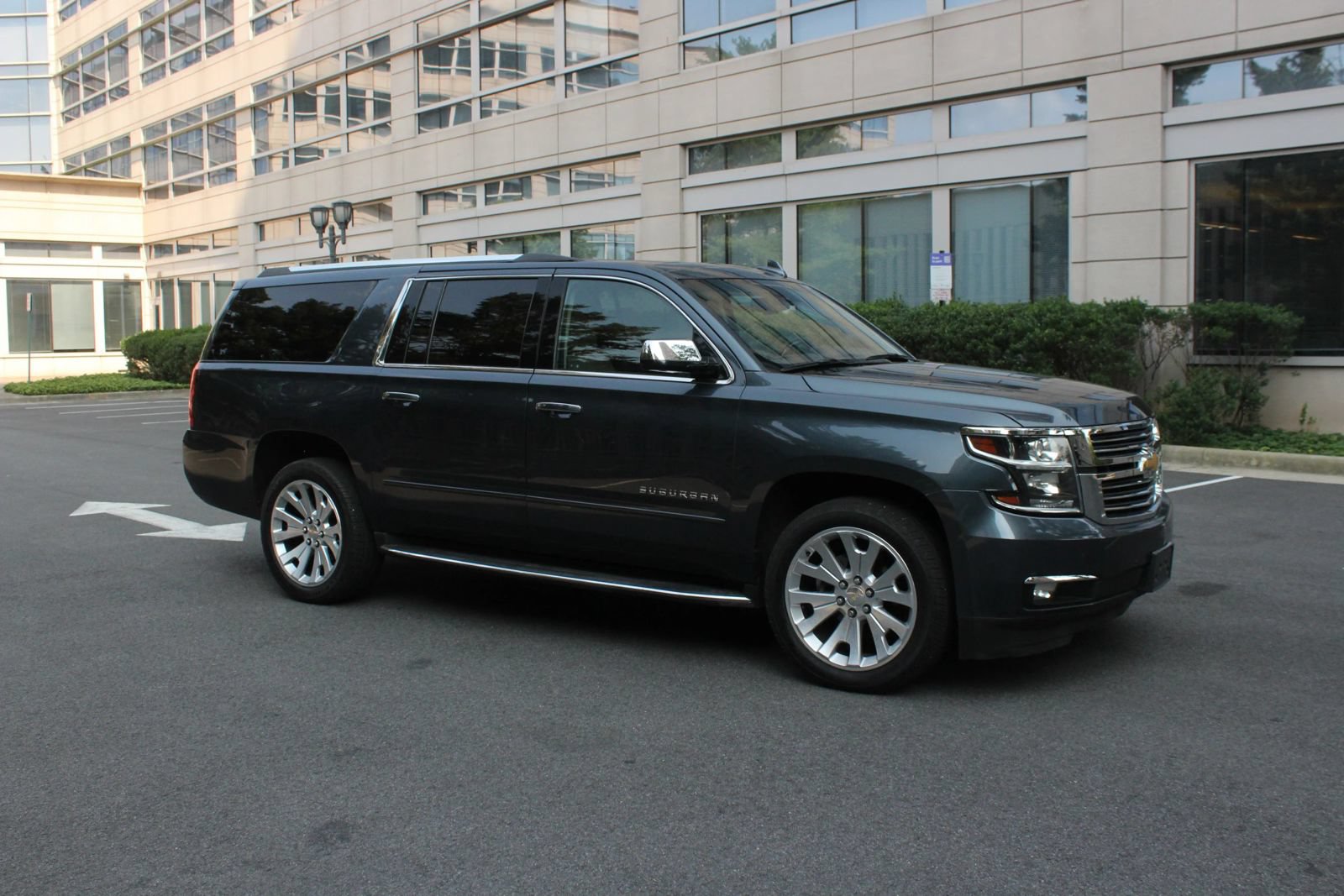 Used 2019 Chevrolet Suburban Premier AWD/4WD image 2