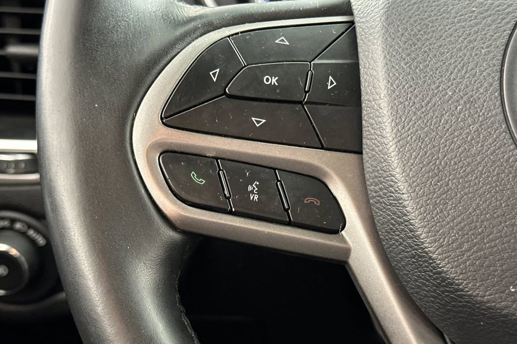 Used 2019 Jeep Cherokee Latitude Plus w/ Cold Weather Group image 27