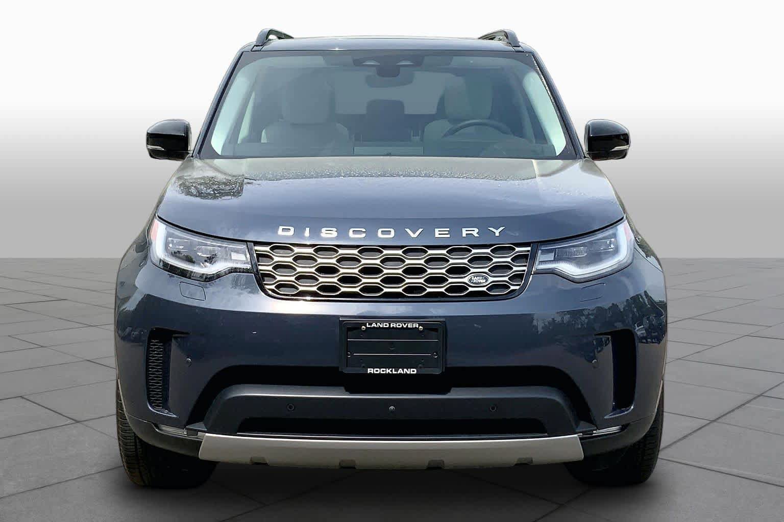 Used 2025 Land Rover Discovery S AWD/4WD image 4
