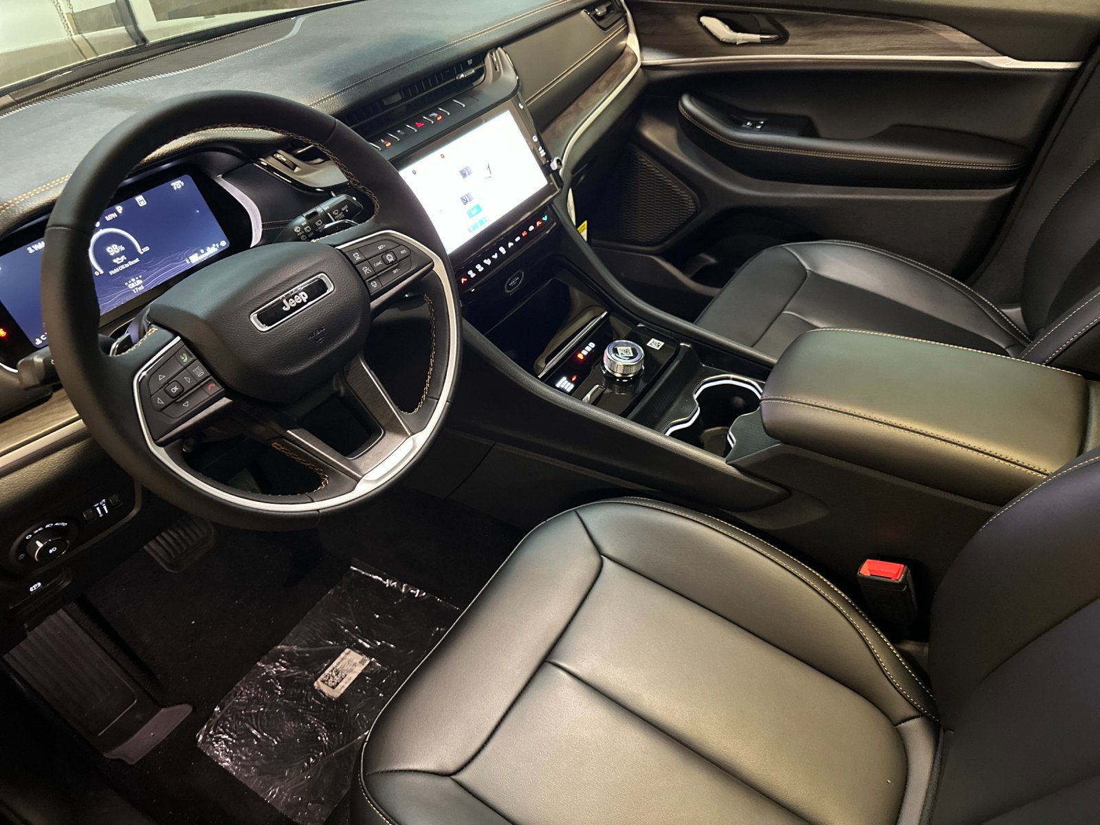New 2026 Jeep Grand Cherokee Limited AWD/4WD image 9