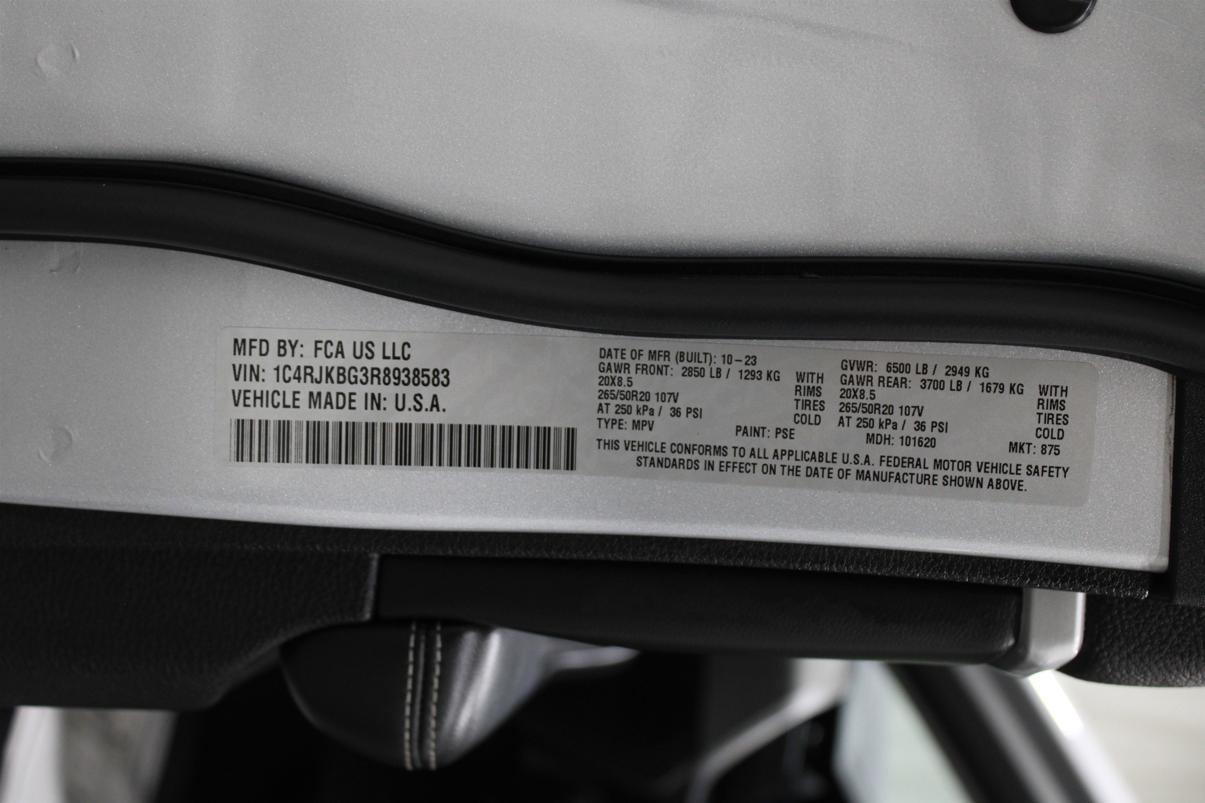 Used 2024 Jeep Grand Cherokee L Limited w/ Black Appearance Package image 43