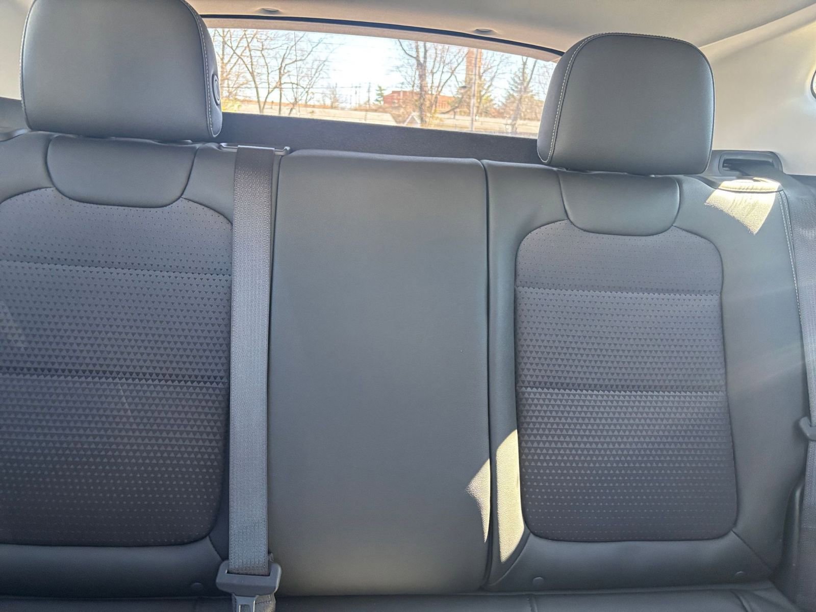 Used 2025 Chevrolet Trax LT w/ LT Convenience Package FWD image 37