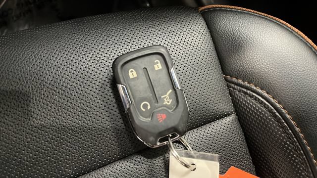 Used 2022 GMC Acadia AT4 w/ Technology Package AWD/4WD image 43