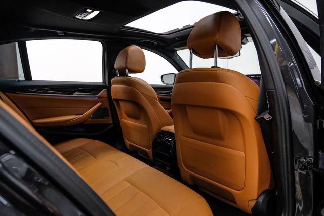 Used 2022 BMW 530e w/ Premium Package image 37