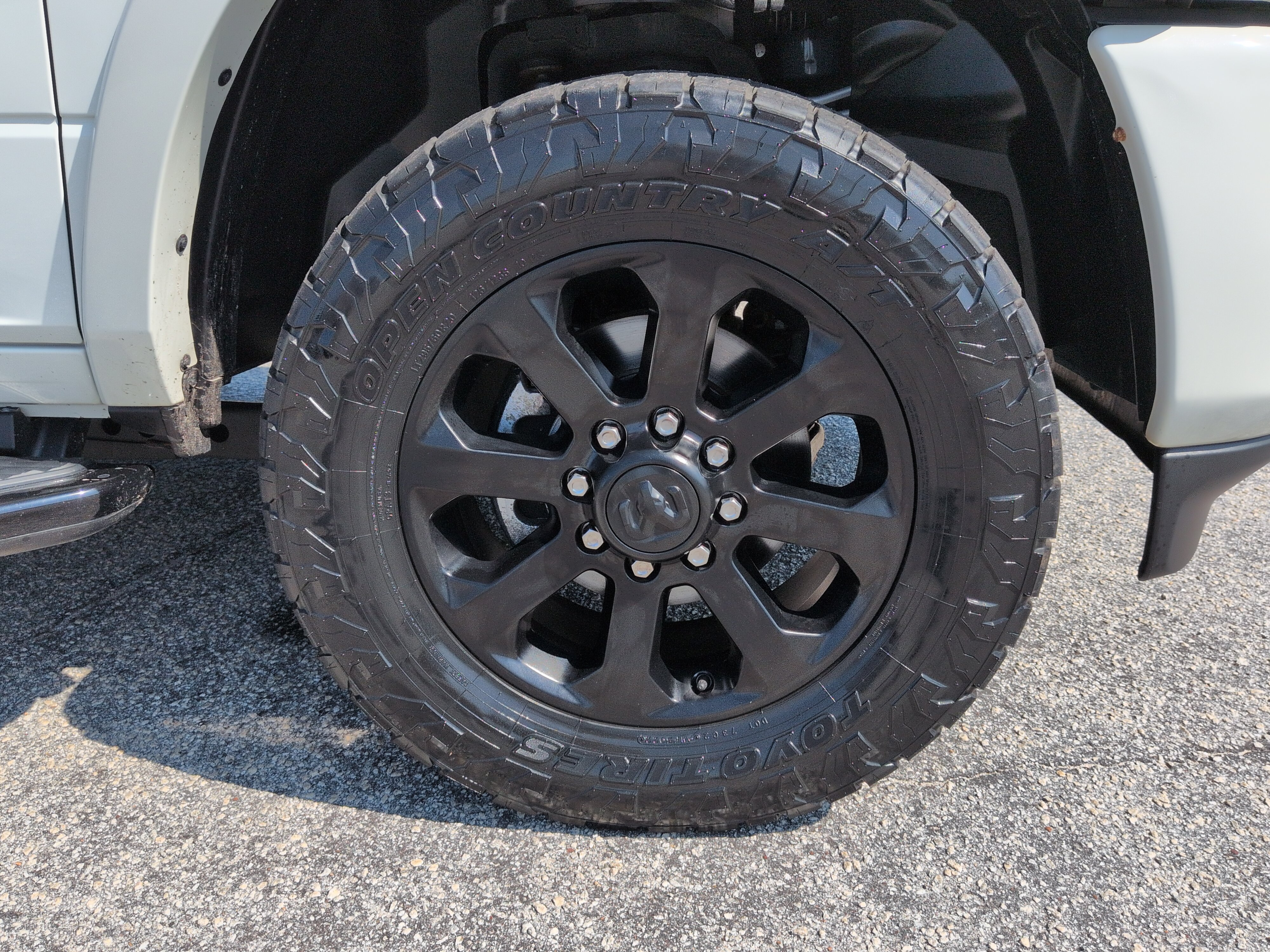 Used 2020 RAM 3500 Laramie AWD/4WD image 9