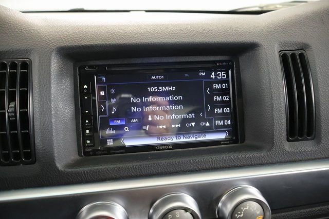 Used 2004 Chevrolet SSR w/ Preferred Equipment Group image 15