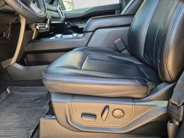 Used 2020 Ford Expedition XLT w/ Equipment Group 202A AWD/4WD image 16