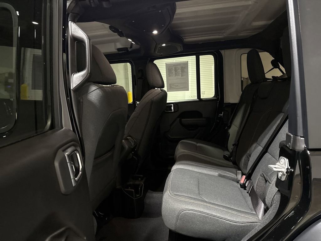Used 2025 Jeep Wrangler Sport image 22